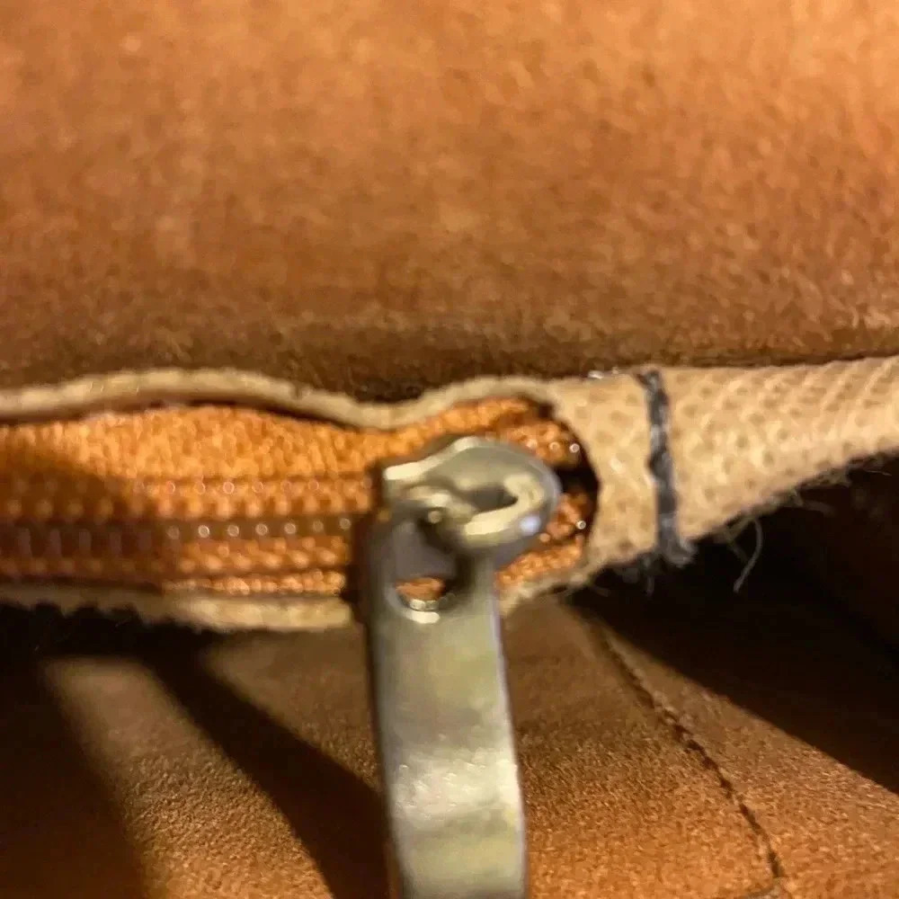 Handmade vintage studded  leather moroccan bag - Picture 9 of 12